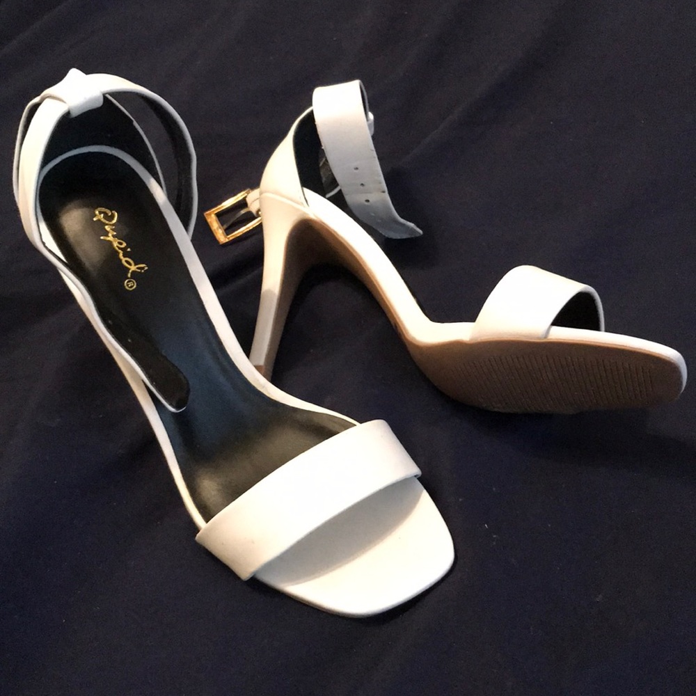 👡💕 White Heels 💕👡